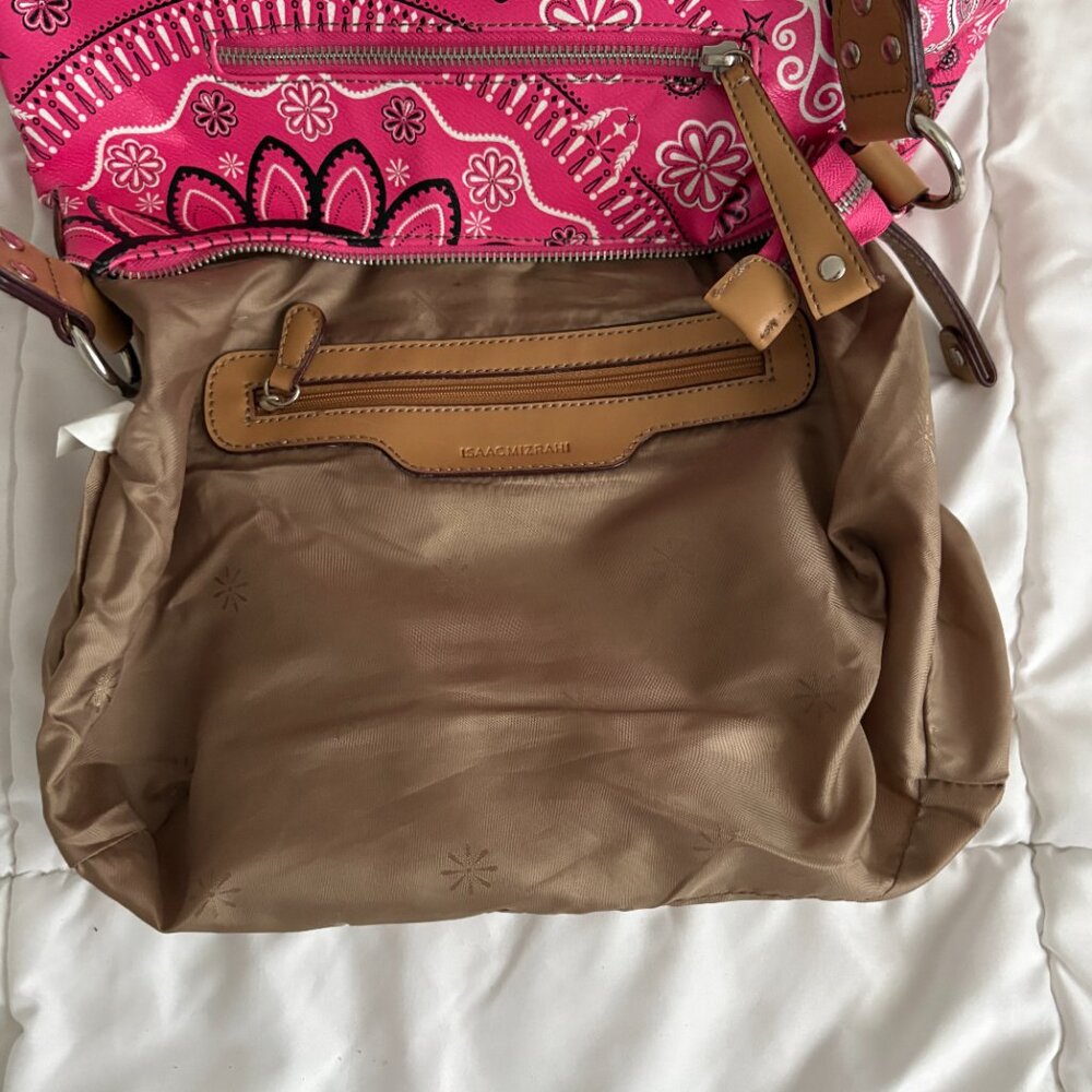 Isaac Mizrahi Pink Bandanna Print Hobo Style Tan PVC Trimmed Bag Retro - Picture 8 of 10
